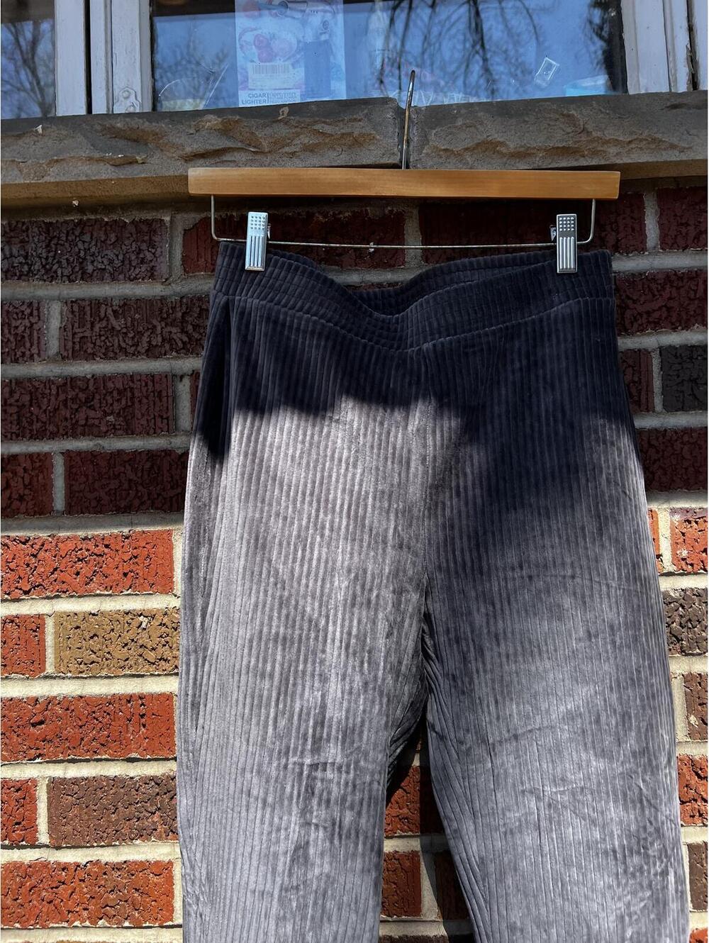 Aerie Dark Gray Charcoal Velvet Ribbed Flare Leg Lounge Pants - Picture 3 of 4